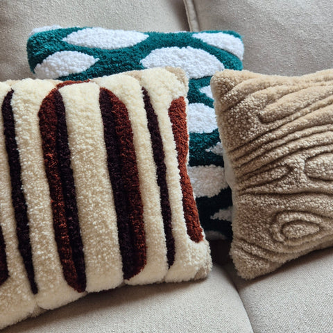 Plusieurs coussins réalisée à la main par Maison Laëne