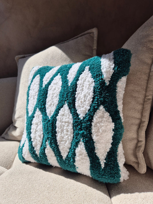 Coussin Emeraude en laine réalisé à la main par Maison Laëne